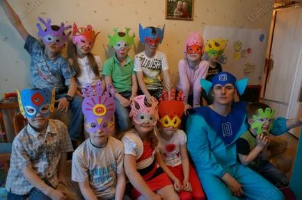 Alien jelmez papírból - online tanfolyamok (idegen kezével) Alien jelmez papírból - online tanfolyamok