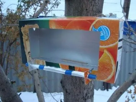 Madár adagolók kezével fotó és eredeti ötletek