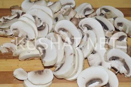 Csirke gombával, tejszínes mártással
