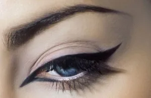 Smink hogyan lehet egy baba Barbie baba arca lépésről lépésre képek és videó