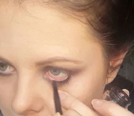 Smink Halloween nők, gyermekek és a lányok otthon, hogyan lehet a saját kezét (make-up) Smink Halloween otthon a lányok, és a lányok, hogyan lehet a saját kezét