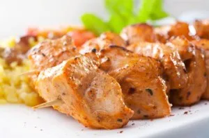 A pác a csirkemellet a sütőbe, és sült receptek