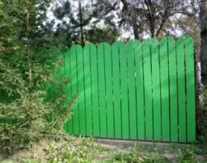 Olcsó kerítés a kertben
