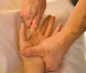 Numb kezek okai, kezelése népi jogorvoslat (kefe) Kéz- okok kezelése népi jogorvoslat