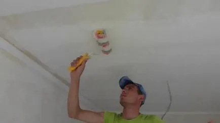 Tapétázás a mennyezet háttérkép