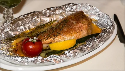 Perch a kemencében sült fólia zöldség és burgonya recepteket vagy egészben