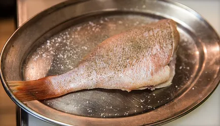 Perch a kemencében sült fólia zöldség és burgonya recepteket vagy egészben