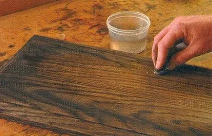 Patinállási fa kezével video utasítást, hogyan kell csinálni, főleg a festék felhordására (a) Patinállási fa kezével video utasítást, hogyan kell csinálni, főleg a festék felhordására,