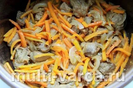 Pilaf a multivarka Polaris sertéshússal