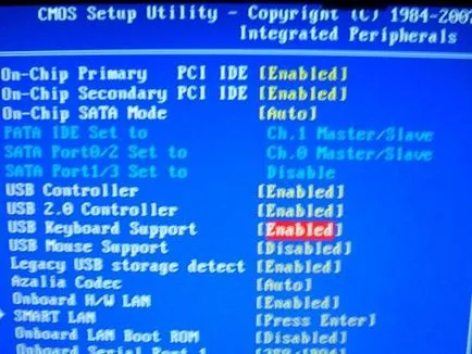 Csatlakoztassa a billentyűzetet az USB-csatlakozót, és módosítsa a BIOS-beállítások
