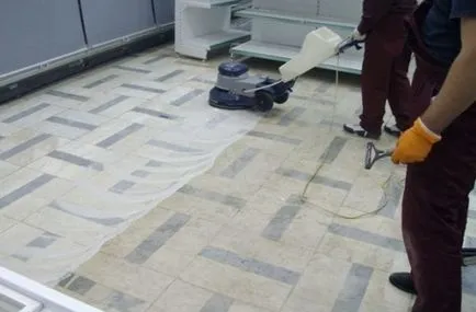 Csiszolt márvány kezeddel, épület portál (saját) Csiszolt márvány kezeddel, épület portál