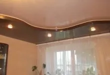A sorozat javítások egy szobában egy szakaszon mennyezeti szakaszában a munka, milyen stádiumban, és a (feszültség) A sorozat javítások egy szobában egy szakaszon mennyezeti szakaszában a munka, milyen stádiumban csinálni, és