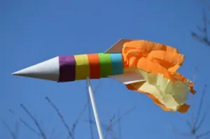Rocket papír saját kezűleg a mester osztály (papír) Rakéta a papírt a kezét mesterkurzus