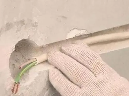 Vezetékek a lakásban a panel a kezét -, hogyan lehet (a) Vezetékek a lakásban a panel a kezét -, hogyan kell csinálni
