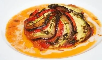 Ratatouille egy nagyon egyszerű, és az eredmény hihetetlenül finom - egyszerű receptek (olívaolaj, só) Ratatouille egy nagyon egyszerű, és az eredmény hihetetlenül finom - egyszerű receptek