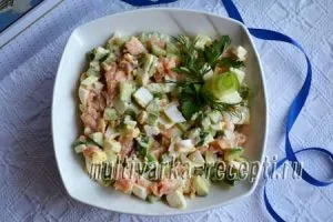 Saláta piros hal, uborka és tojás