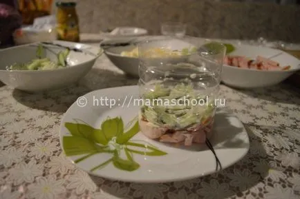 Saláta sonka, sajt és friss uborka recept lépésről lépésre fotók (sajt) Saláta sonkával, sajttal és friss uborka recept lépésről lépésre fotók