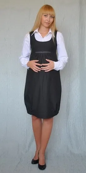 Dress irodai ügyes kombinációja, vonzó megjelenés