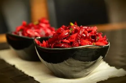 Hering alatt bunda - a klasszikus recept lépésről lépésre képek és videó (hering kabát klasszikus recept lépésről lépésre) Hering alatt bunda - a klasszikus recept lépésről lépésre képek és videó