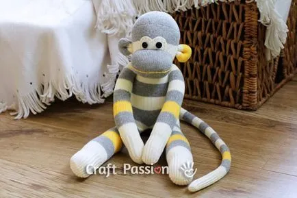 Varrni a gyerekekkel együtt új játékok a régi zokni, kézművesség (játékok) Varrni a gyerekekkel együtt új játékok a régi zoknit, kézműves
