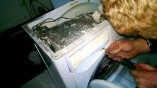 Videó hogyan távolítsa el a fedelet a mosógép Indesit ingyenes (eltávolítás) Videó hogyan távolítsa el a fedelet a mosógép Indesit ingyenes