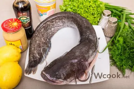 Harcsa sült egész a sütőbe, a recept egy fotó (recept sült harcsa) Harcsa sült egész a sütőbe, a recept egy fotót