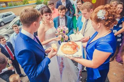 Esküvői cipó hagyomány és a modernitás