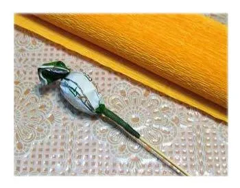 Tulipán édesség és hullámpapír