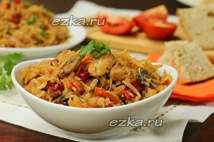 Párolt káposzta csirkével és gombával recept fényképpel (pörkölt) Párolt káposzta csirkével és gombával recept egy fotó