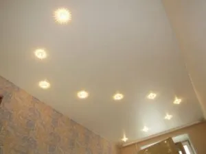 Beállítása világítás álmennyezetbe (áramkör videó útmutató) (telepítés) Beállítása világítás álmennyezetbe (áramkör videó útmutató)