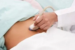 A növekedés a petefészek nőknél okoz és az esetleges veleszületett kapcsolatos patológiák a méret a mirigyek (ovárium) A növekedés a petefészek nőknél okoz és az esetleges veleszületett kapcsolatos patológiák a méret a mirigyek