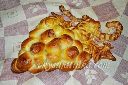 Sütés kelt tésztából - recept fotókkal (sütés) Sütés kelt tésztából - recept fotókkal