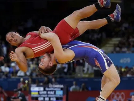 Birkózó és GR és főbb jellemzőinek különbség (GR különbségek) Freestyle birkózás és a görög-római különbségek és főbb jellemzői