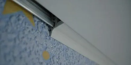Betét álmennyezetek és dekoratív műanyag, fotó behelyezése gumi, megnézve