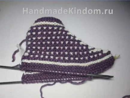 Kötött papucs otthon saját kezűleg tűkkel (kötés papucs lusta jacquard) Kötött papucs otthon saját kezűleg küllők