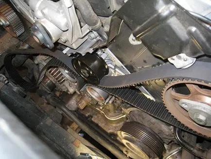 Cseréje a vezérműszíj Audi A6 kezük (Audi) Cseréje a vezérműszíj Audi A6 kezük