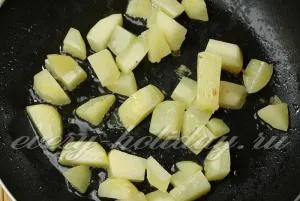 Sült csirke burgonyával egy bankot recept egy fotó