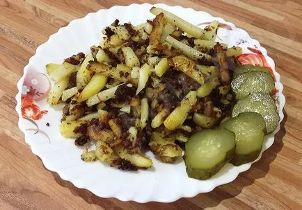 Sült burgonya hússal (grillezett) Sült burgonya hússal