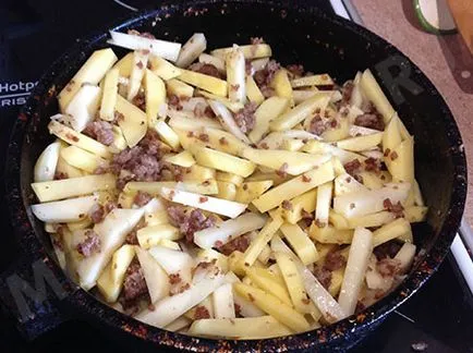 Sült burgonya hússal (grillezett) Sült burgonya hússal