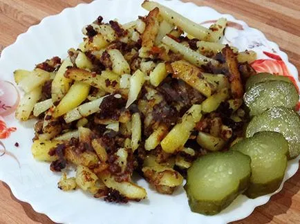Sült burgonya hússal (grillezett) Sült burgonya hússal