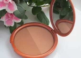 Bronzosító púder tanácsokat kiválasztásáról, felhasználás, alkalmazás és előkészítése (por bronzosító Hogyan kell alkalmazni a kiemelő használata Mi a duo) Bronzer por kiválasztásához tanácsadást, felhasználás, alkalmazás és előkészítése