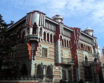 Életrajza Antonio Gaudi