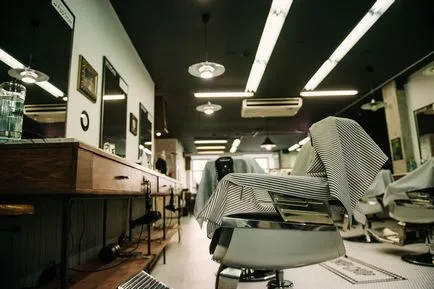 KMOP-karaj mindkét korábbi szerkesztők GQ és Tattooist Magyarországon bevezette a divat Barbershop (Fotó: Andrew Stekachev) KMOP-karaj mindkét korábbi szerkesztők GQ és Tattooist Magyarországon bevezette a divat Fodrászati