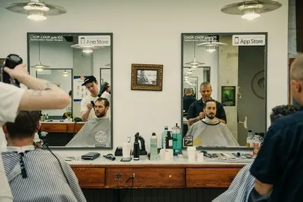 Chop-vágja, mint a korábbi szerkesztők GQ és lyukasztó eszköz bevezetése Magyarországon divat Barbershop (karaj-karaj) KMOP-karaj mindkét korábbi szerkesztők GQ és Tattooist Magyarországon bevezette a divat Fodrászati