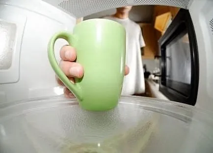 Mi mikrohullámú nem meleg, de működik, mert a probléma, részletes használati kezdőknek