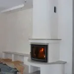 Dekorációs kövek egy kandalló, természetes és mesterséges kő burkolat a kandalló (természetes) Dekorációs kövek egy kandalló, természetes és mesterséges kő burkolat a kandalló
