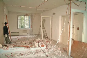 Lebontása a fal salak blokkok, beton tömb, tégla, épít a ház!