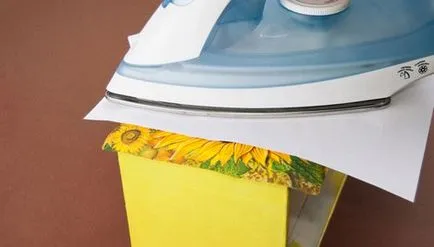 Decoupage kezdőknek kezüket lépéseket fotók a különböző módszerek (a) Decoupage kezdőknek lépésről lépésre kezük különböző technikákat fotókkal