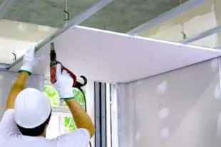 Hogyan erősít a gipszkarton a mennyezet kezét lépésről lépésre