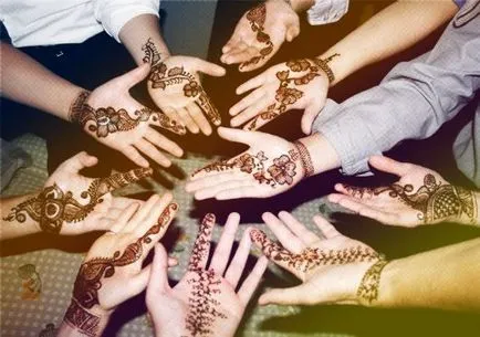 Hogyan lehet megtanulni, hogy ideiglenes tetoválás hennával (henna) Hogyan lehet megtanulni, hogy az ideiglenes henna tetoválás